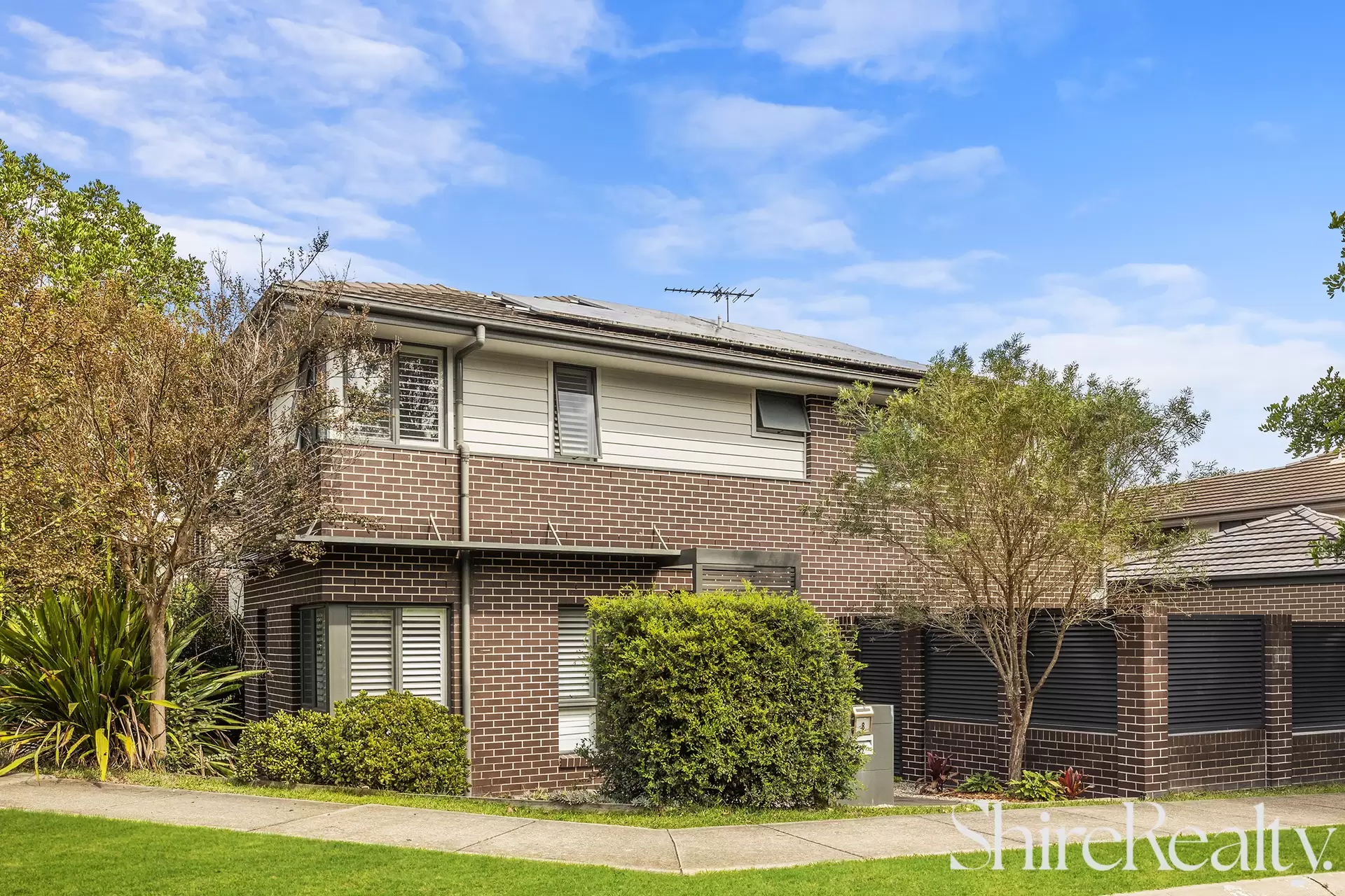 8 Fox Creek Circuit, Kellyville Sold by Shire Realty - image 2